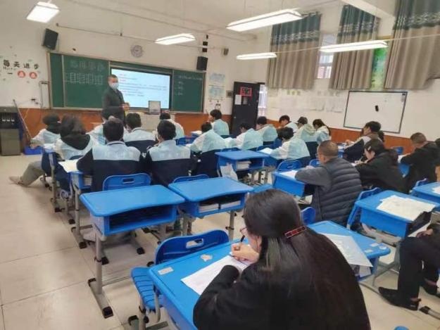段华老师授课1.JPG