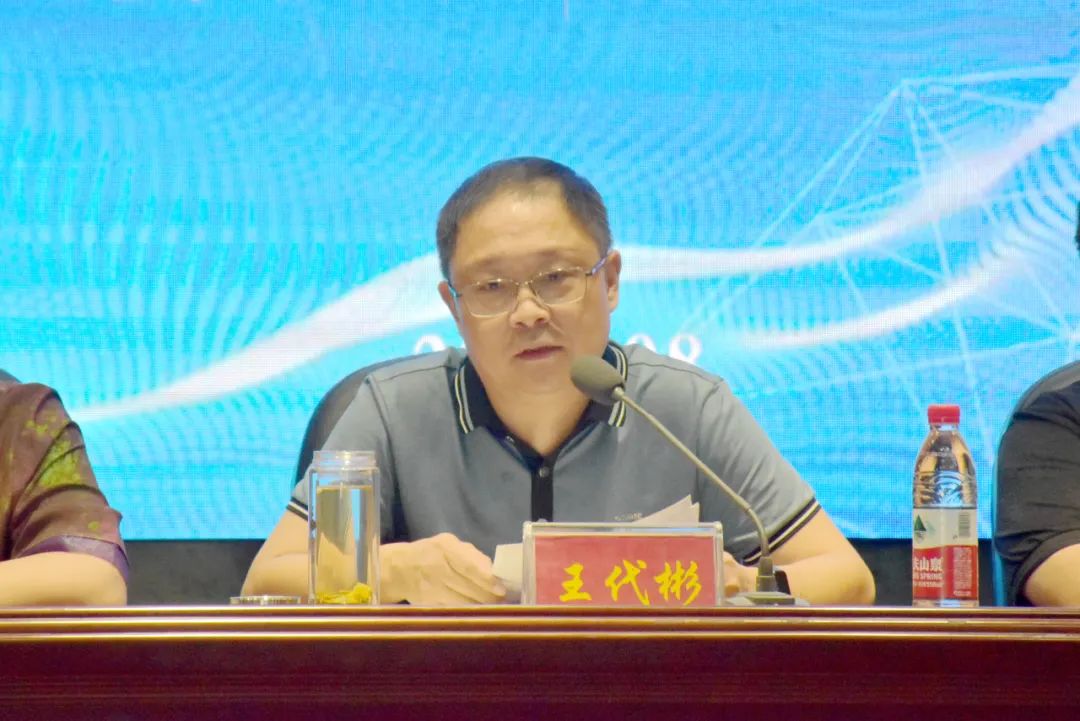 迎“新”聚力启新程！遂宁一中为新教师上好入职“第一课”.jpg